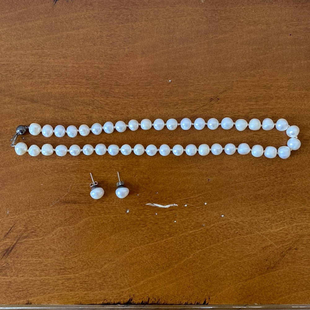 South Sea Pearls Necklace & Earrings